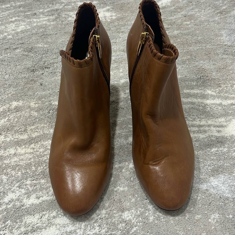 Light Brown soft Leather Ankle Boots-Lauren by Ralph Lauren. Sz 9B.